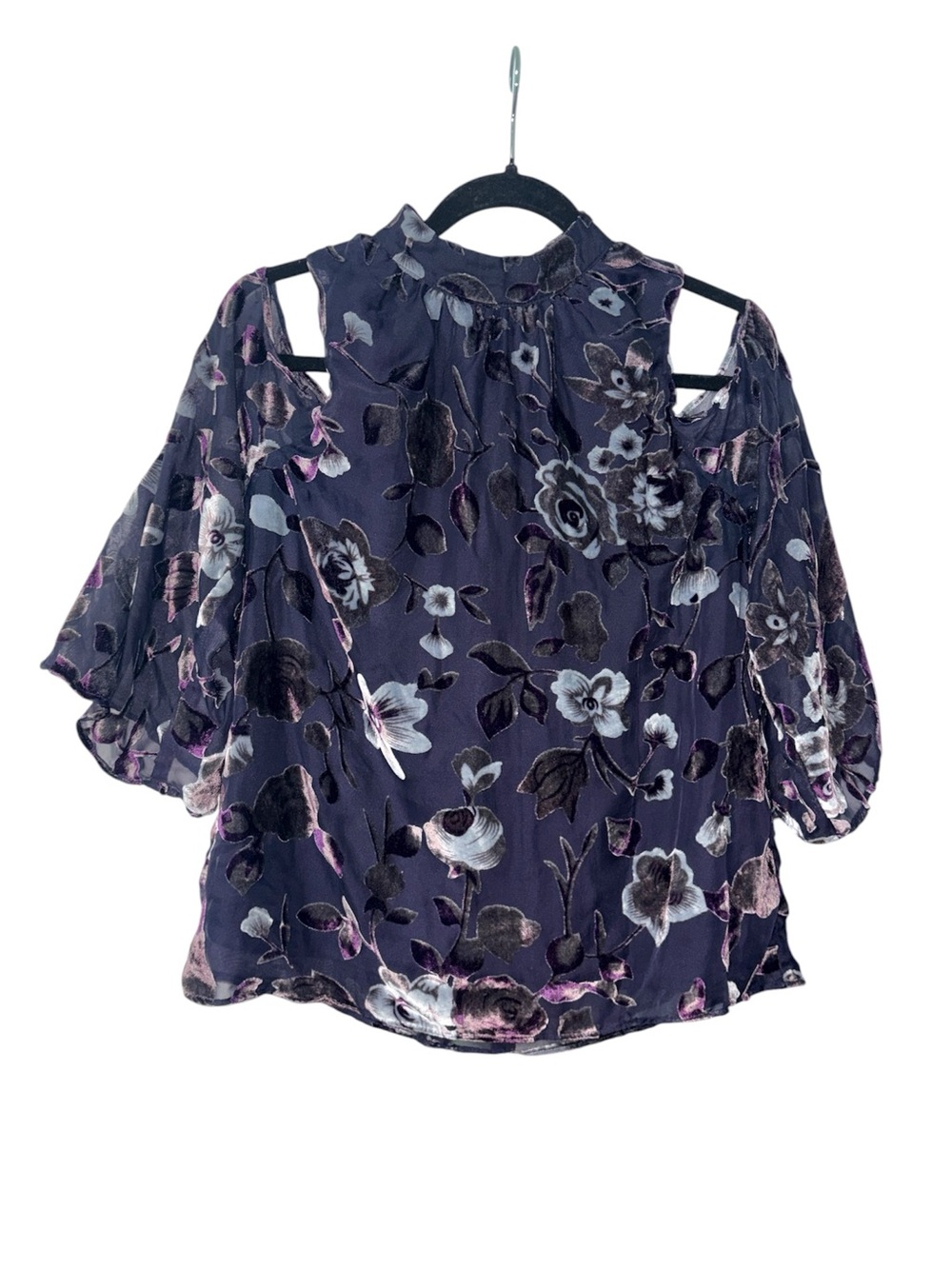 DESIGN LAB Cold Shoulder Textured Floral Top